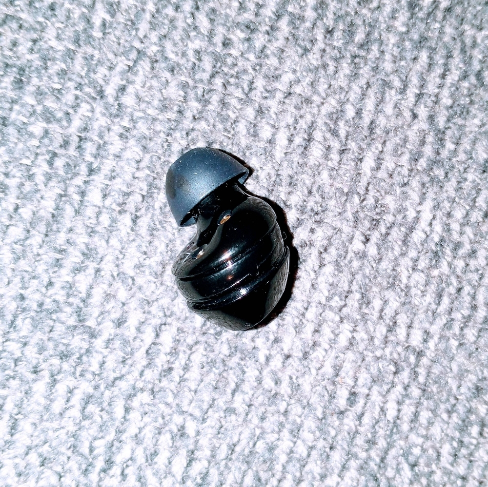 New with out box Samsung Earbuds